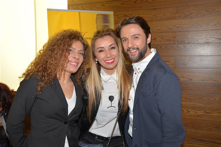 Premiere of Men Ajlikom (For You) 