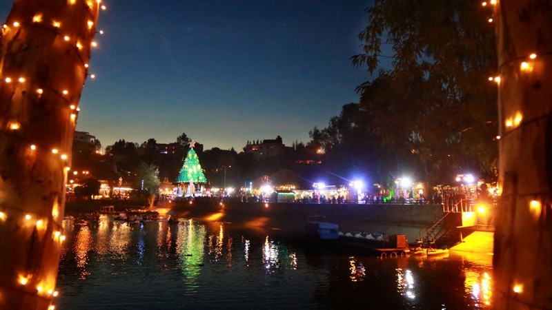 Opening of Christmas by the Lake 2017