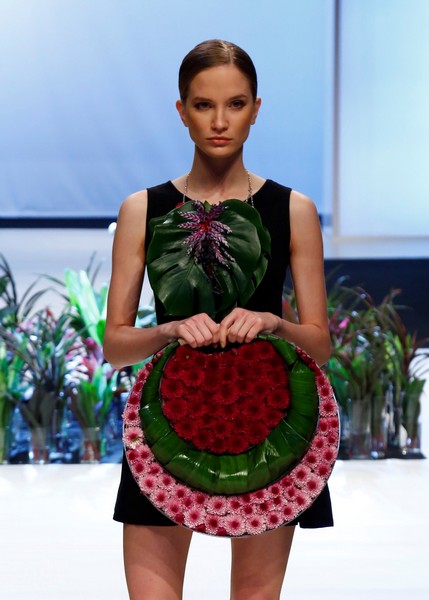 Wedding Folies - The Bridal Expo The floral runway by Masaha