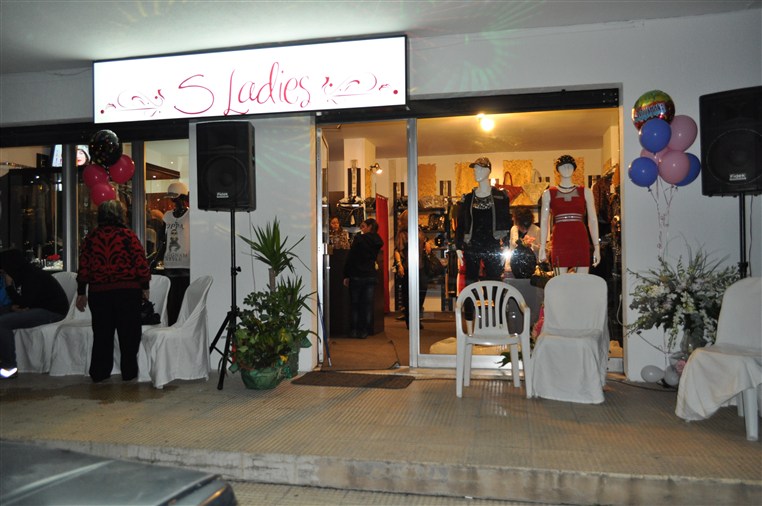 S ladies boutique Opening