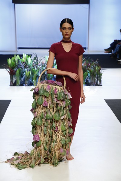 Wedding Folies - The Bridal Expo The floral runway by Masaha