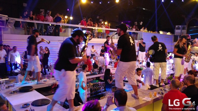 Donner Sang Compter Fundraising at White