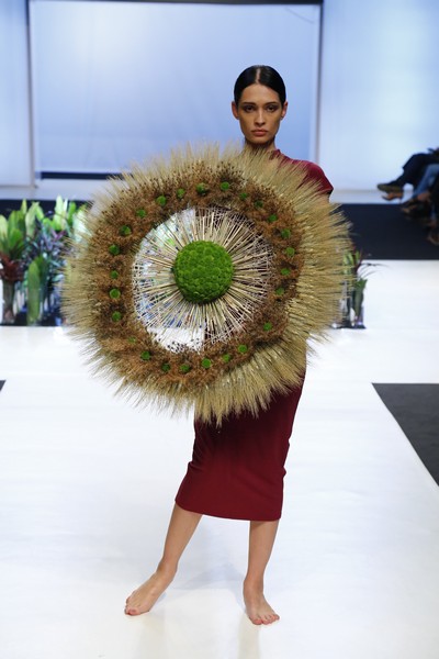 Wedding Folies - The Bridal Expo The floral runway by Masaha