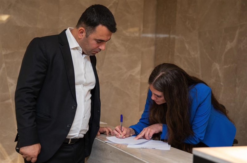 Leveraging knowledge in Financial Markers to Grow Personal Wealth 
