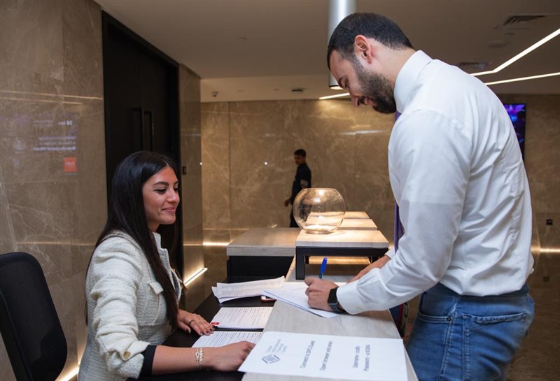 Leveraging knowledge in Financial Markers to Grow Personal Wealth 