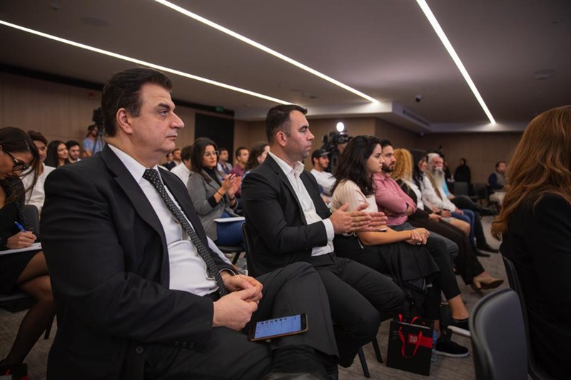 Leveraging knowledge in Financial Markers to Grow Personal Wealth 