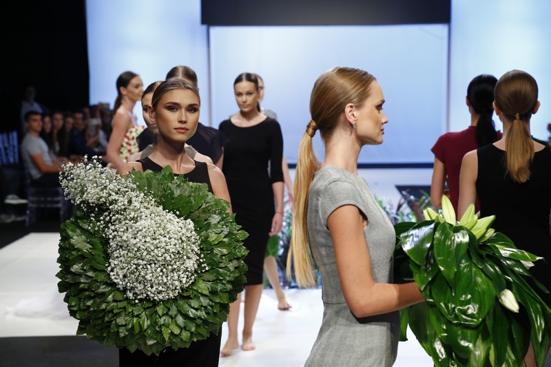 Wedding Folies - The Bridal Expo The floral runway by Masaha