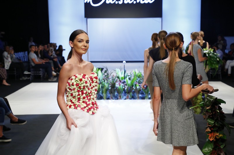Wedding Folies - The Bridal Expo The floral runway by Masaha