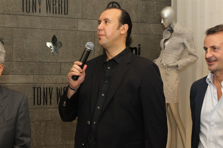 Tony Ward Launching of The e card Bûche  