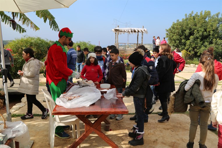 Arnaoon Christmas Village