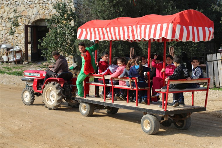Arnaoon Christmas Village
