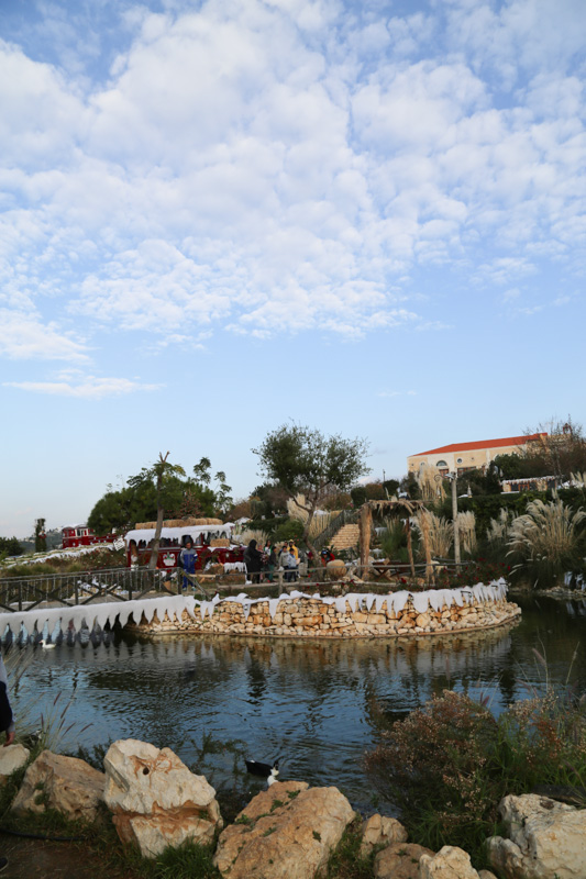 Arnaoon Christmas Village