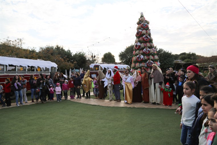 Arnaoon Christmas Village
