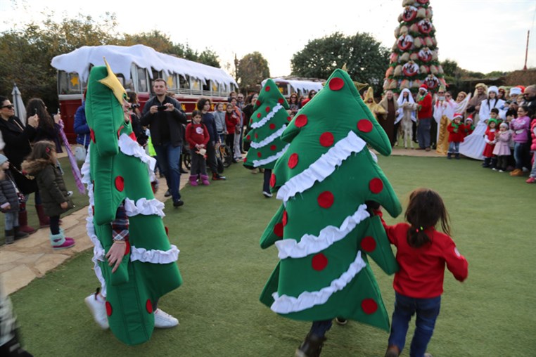 Arnaoon Christmas Village