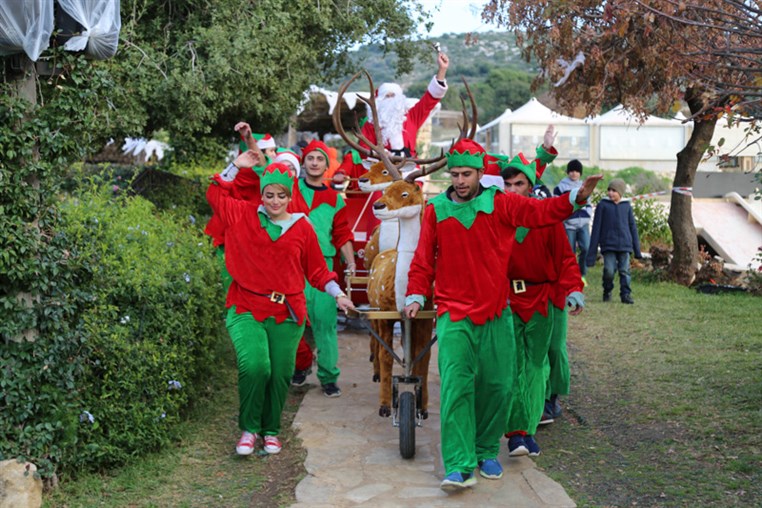 Arnaoon Christmas Village