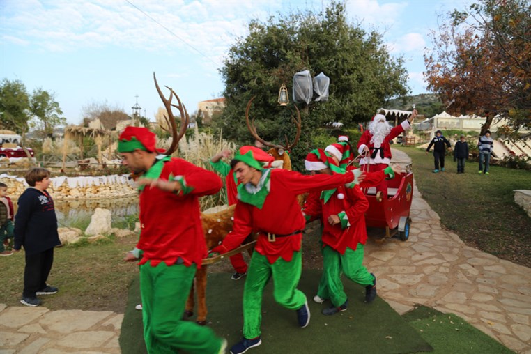 Arnaoon Christmas Village