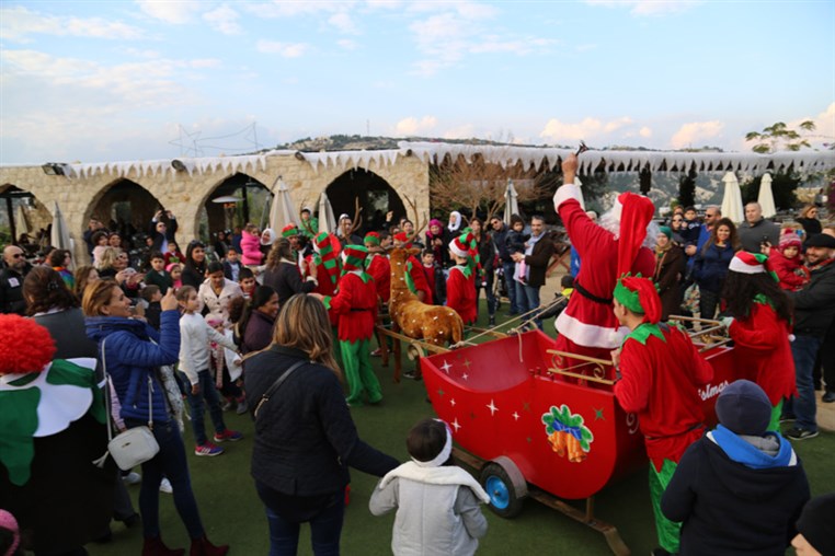 Arnaoon Christmas Village