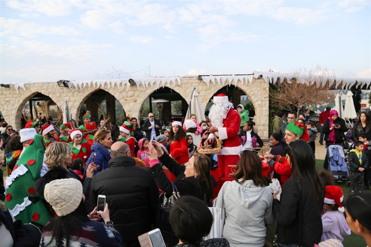 Arnaoon Christmas Village