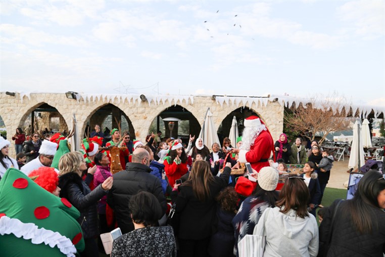 Arnaoon Christmas Village