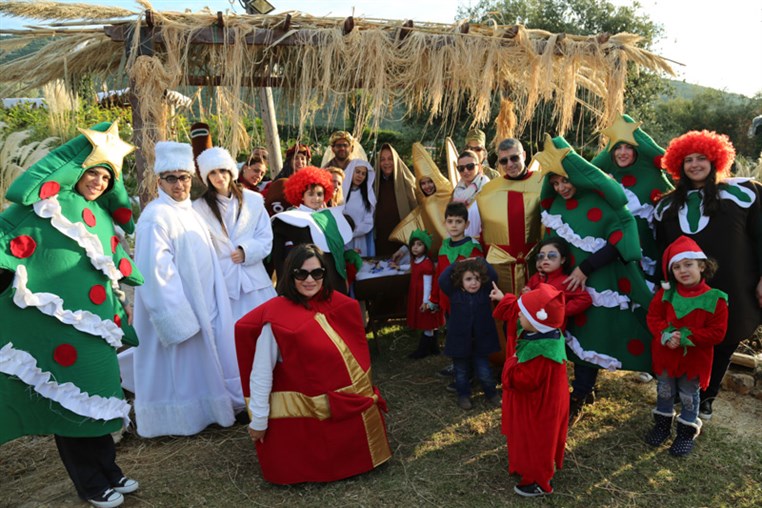 Arnaoon Christmas Village