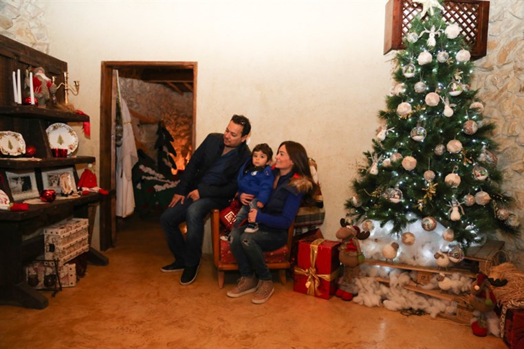 Arnaoon Christmas Village