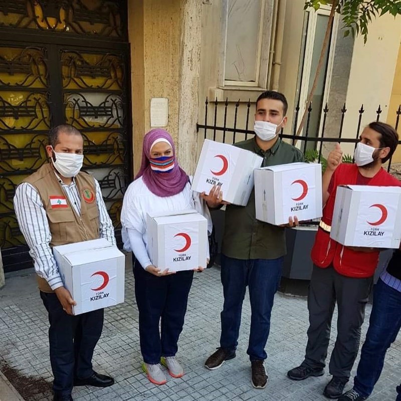  Turkish Chef Burak Özdemir Flies to Beirut to Personally Provide Support in Streets