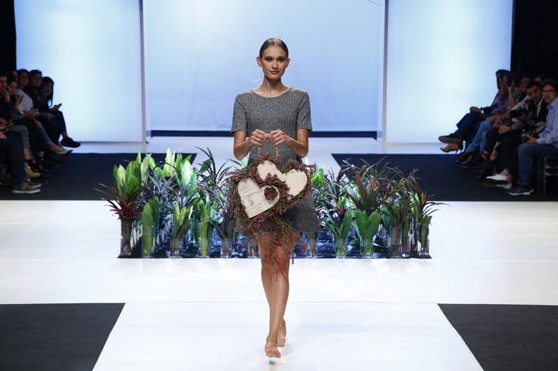 Wedding Folies - The Bridal Expo The floral runway by Masaha