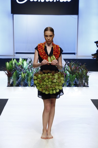 Wedding Folies - The Bridal Expo The floral runway by Masaha