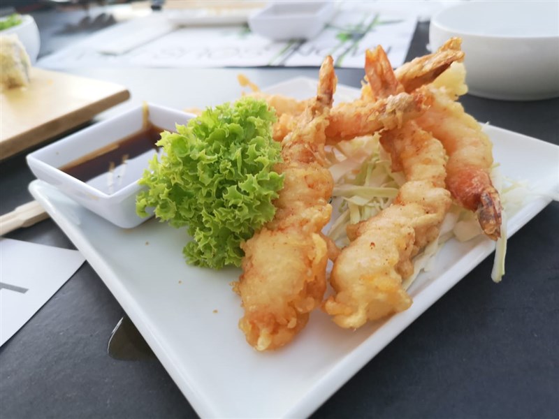 Mon Maki A Moi Special Sushi Sunset at Broumana