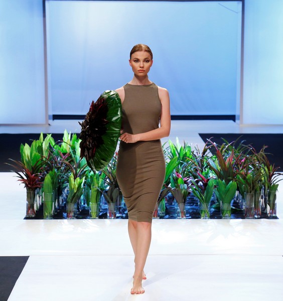 Wedding Folies - The Bridal Expo The floral runway by Masaha