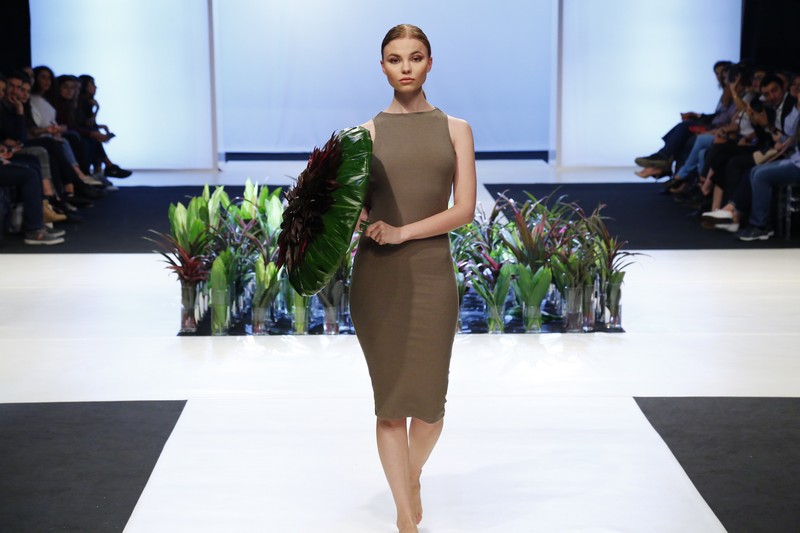 Wedding Folies - The Bridal Expo The floral runway by Masaha