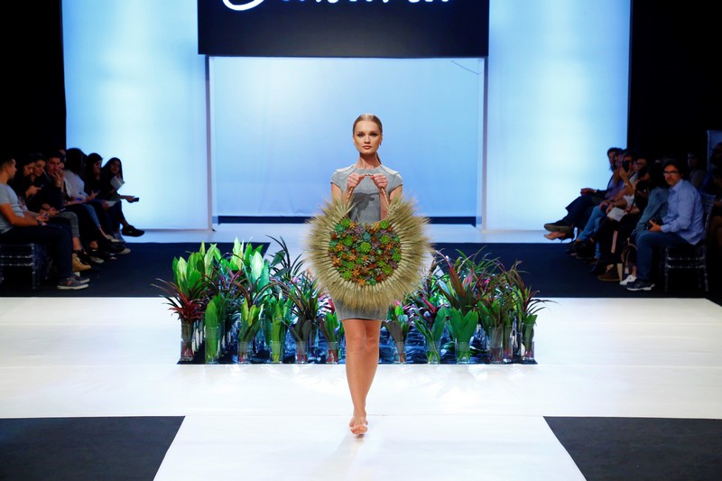 Wedding Folies - The Bridal Expo The floral runway by Masaha