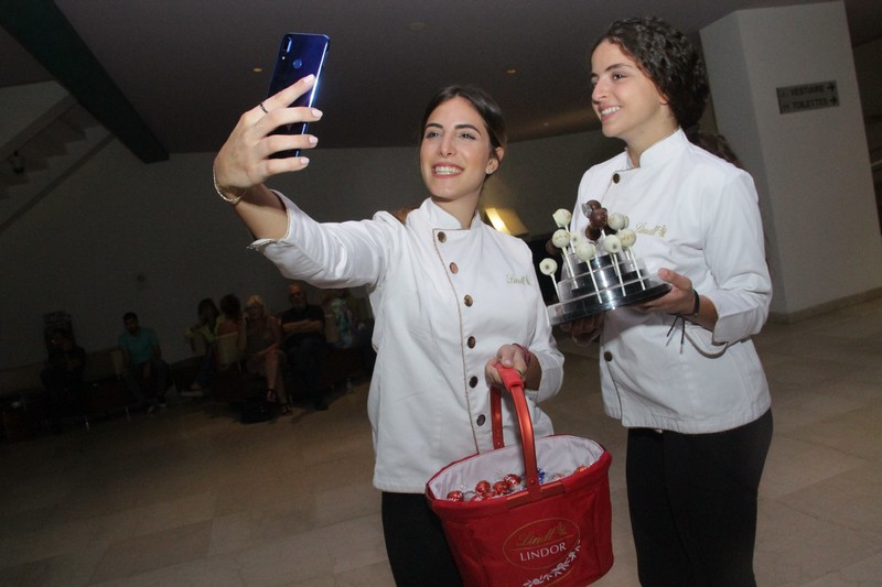 Laurent Gerra au Casino du Liban-Selfies Taken by Huawei nova 3i