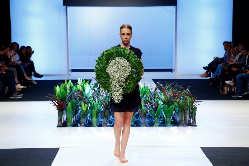 Wedding Folies - The Bridal Expo The floral runway by Masaha