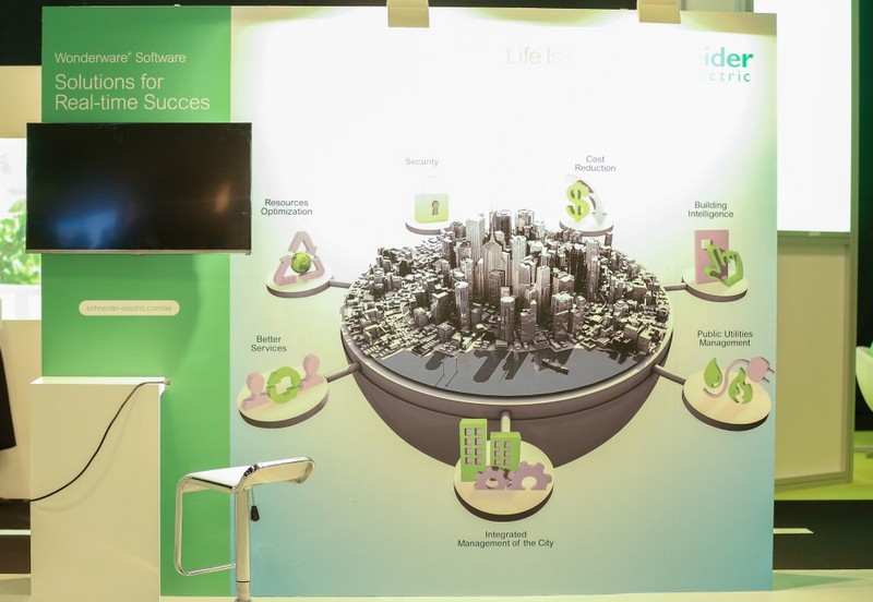 Schneider Electric Power to the Cloud