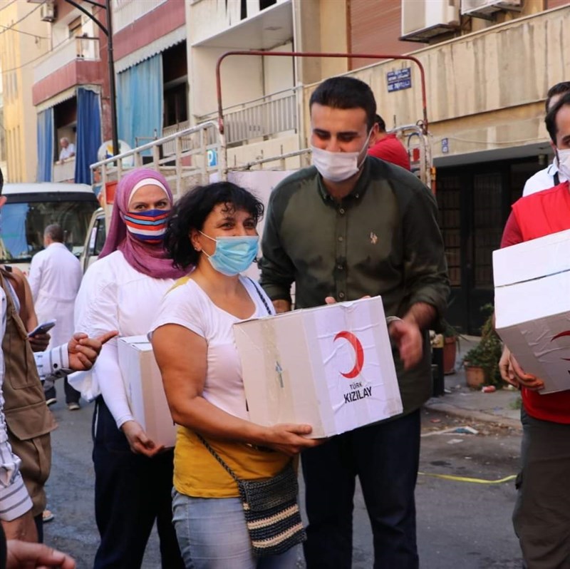  Turkish Chef Burak Özdemir Flies to Beirut to Personally Provide Support in Streets