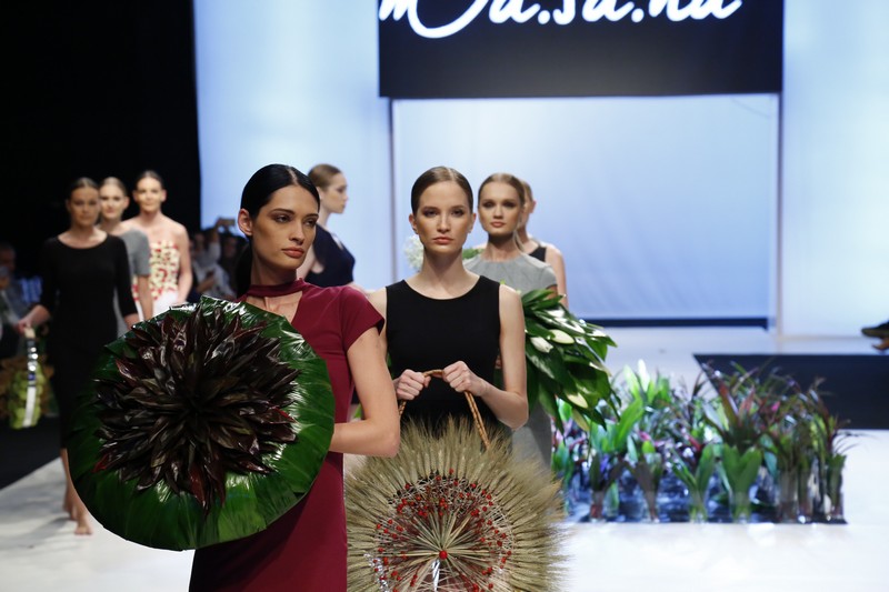 Wedding Folies - The Bridal Expo The floral runway by Masaha