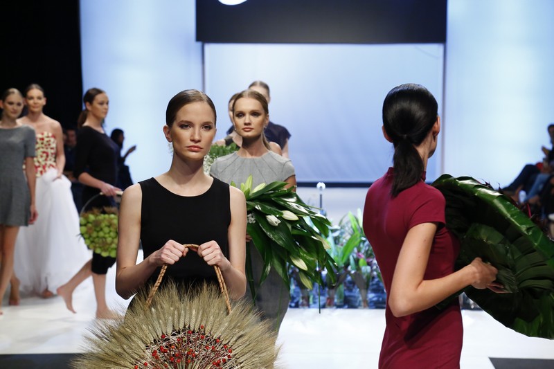 Wedding Folies - The Bridal Expo The floral runway by Masaha