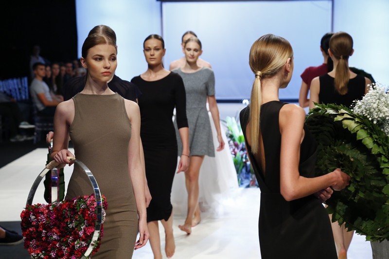 Wedding Folies - The Bridal Expo The floral runway by Masaha