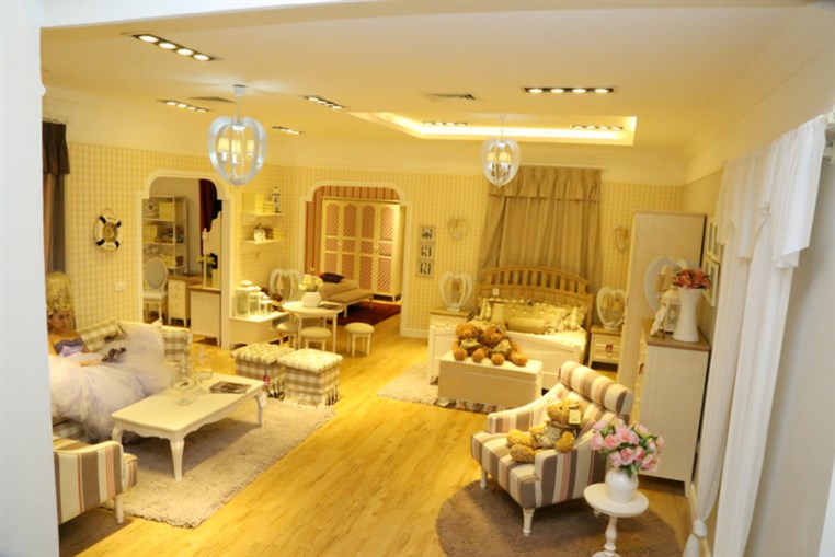 Opening of Daze Furniture