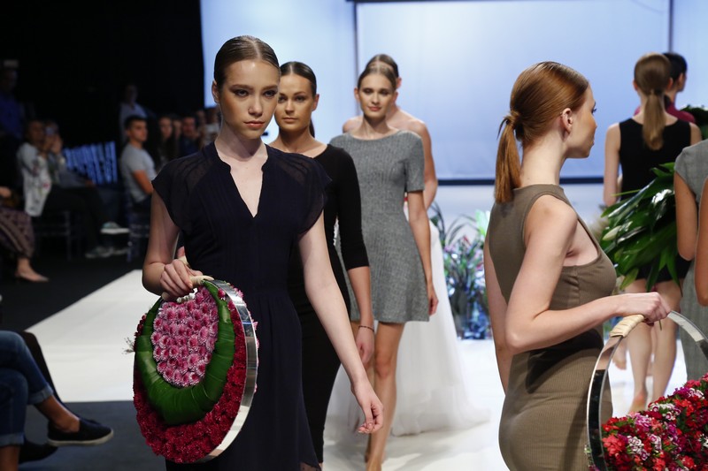 Wedding Folies - The Bridal Expo The floral runway by Masaha