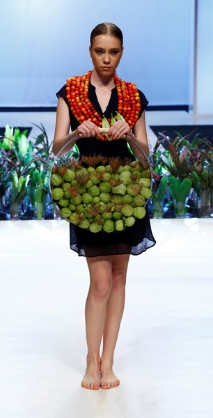 Wedding Folies - The Bridal Expo The floral runway by Masaha