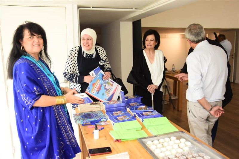 Une partie en Vrac : Book singing by Dr Noha Baz