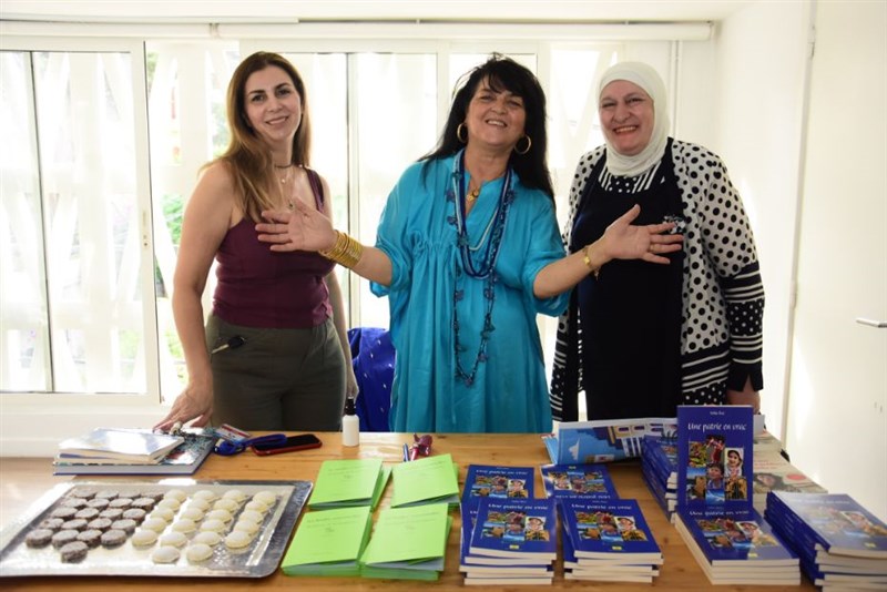 Une partie en Vrac : Book singing by Dr Noha Baz