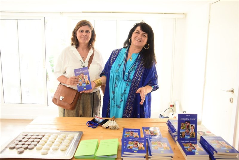 Une partie en Vrac : Book singing by Dr Noha Baz