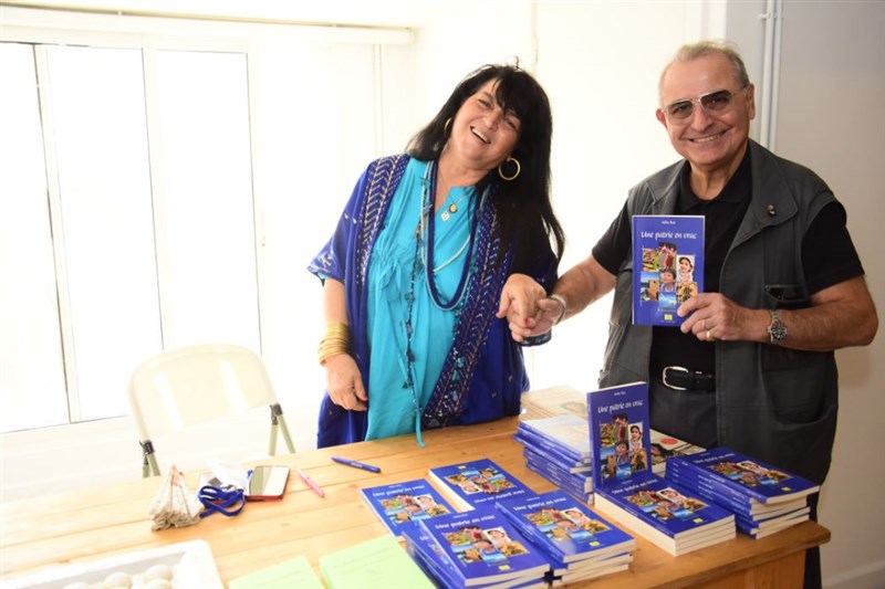 Une partie en Vrac : Book singing by Dr Noha Baz