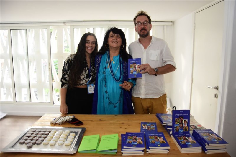 Une partie en Vrac : Book singing by Dr Noha Baz