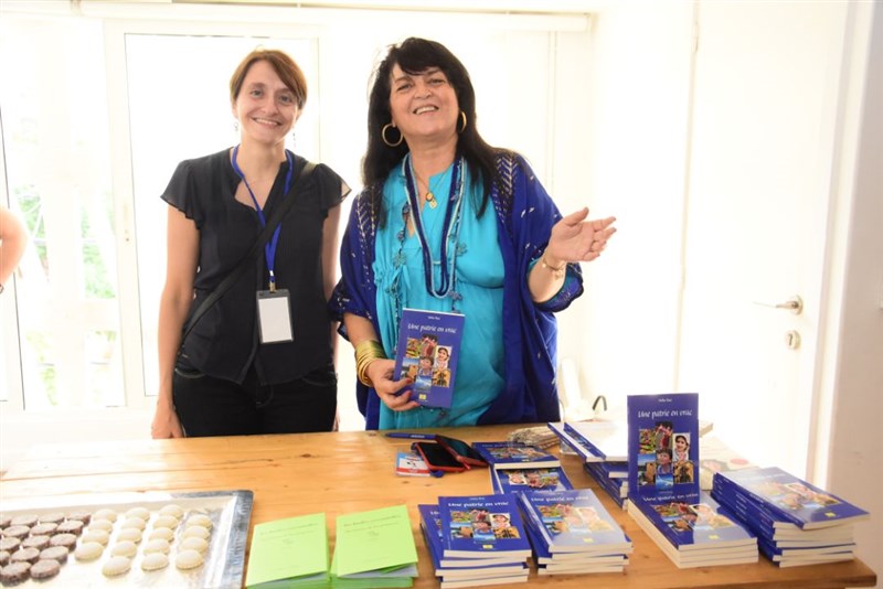 Une partie en Vrac : Book singing by Dr Noha Baz