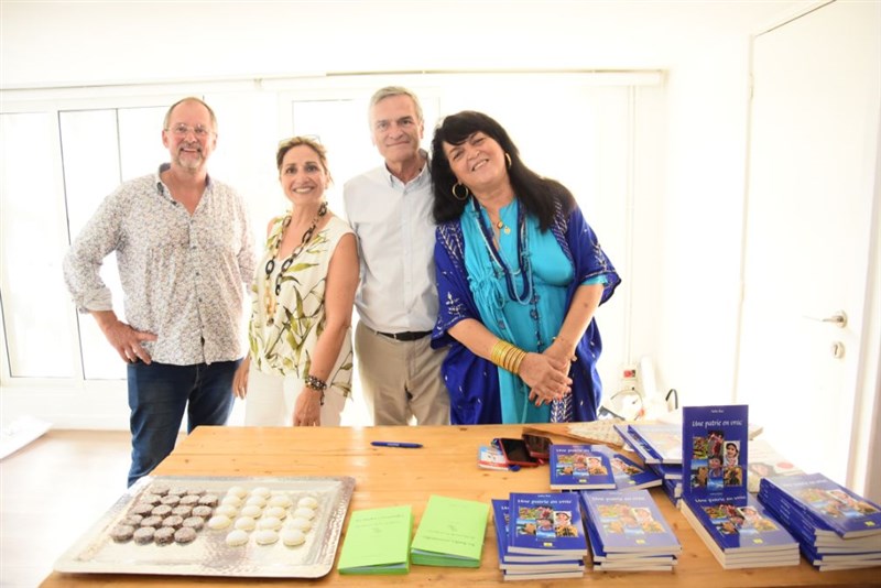 Une partie en Vrac : Book singing by Dr Noha Baz