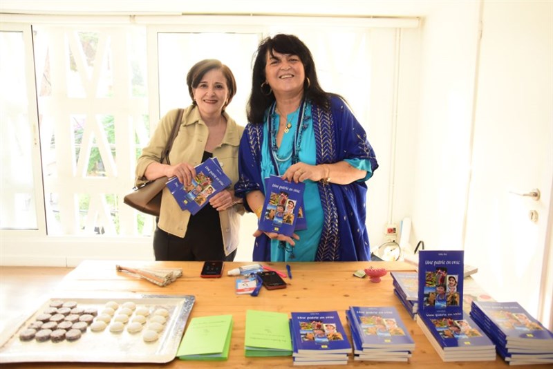 Une partie en Vrac : Book singing by Dr Noha Baz